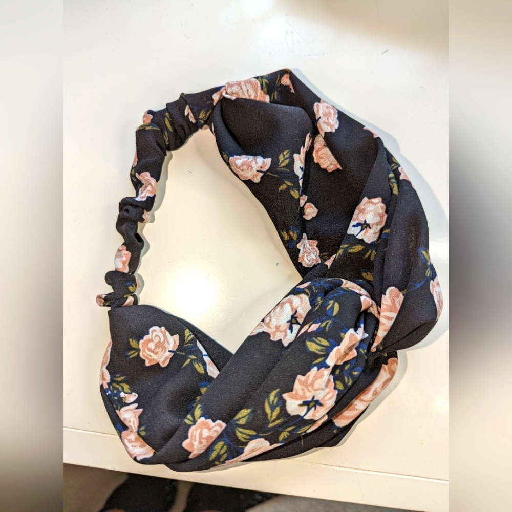 Forever 21 Floral Head Sash